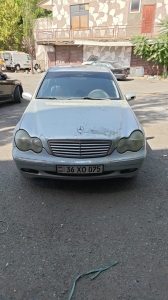 Mercedes-Benz C240